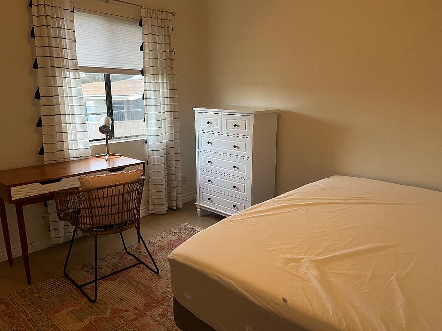 2nd bedroom