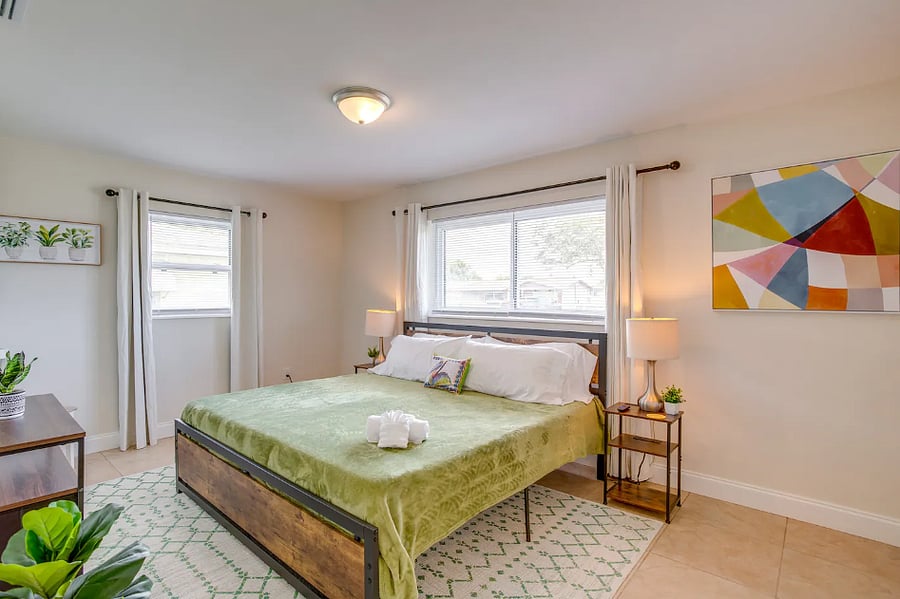 "King primary suite"