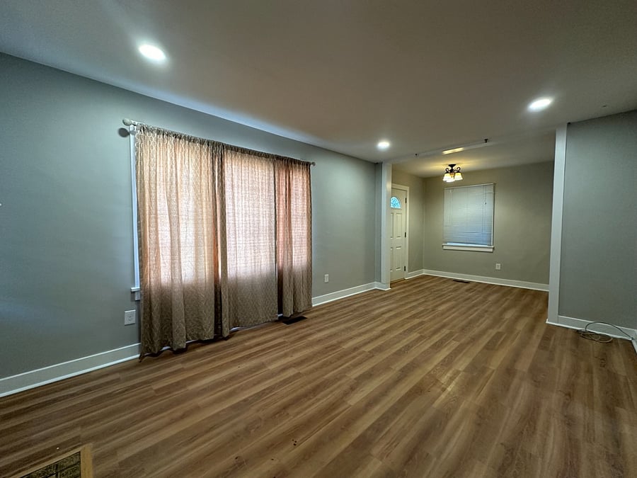 4 beds, 2 baths house.
