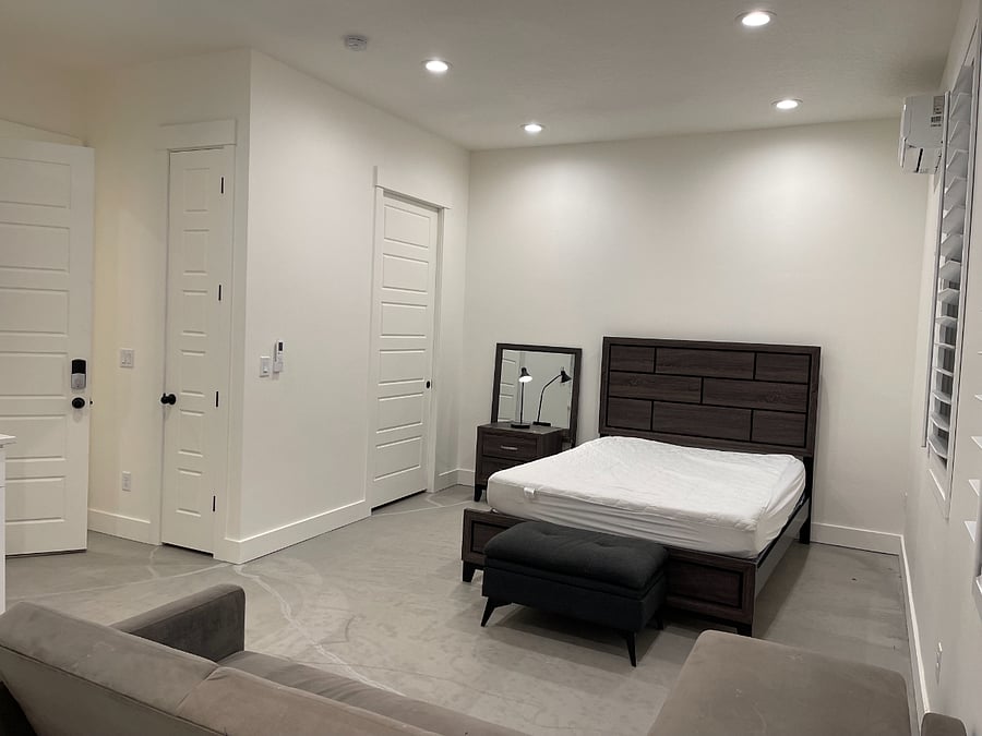 Studio Unit