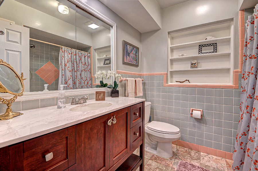 Main bathroom