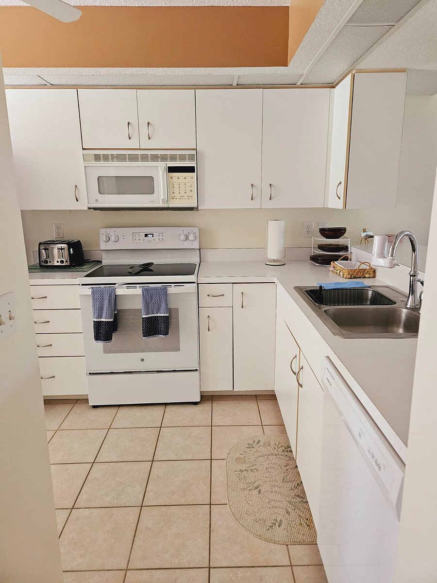 New stove, dishwasher and garbage disposal. As well as new air conditioner.