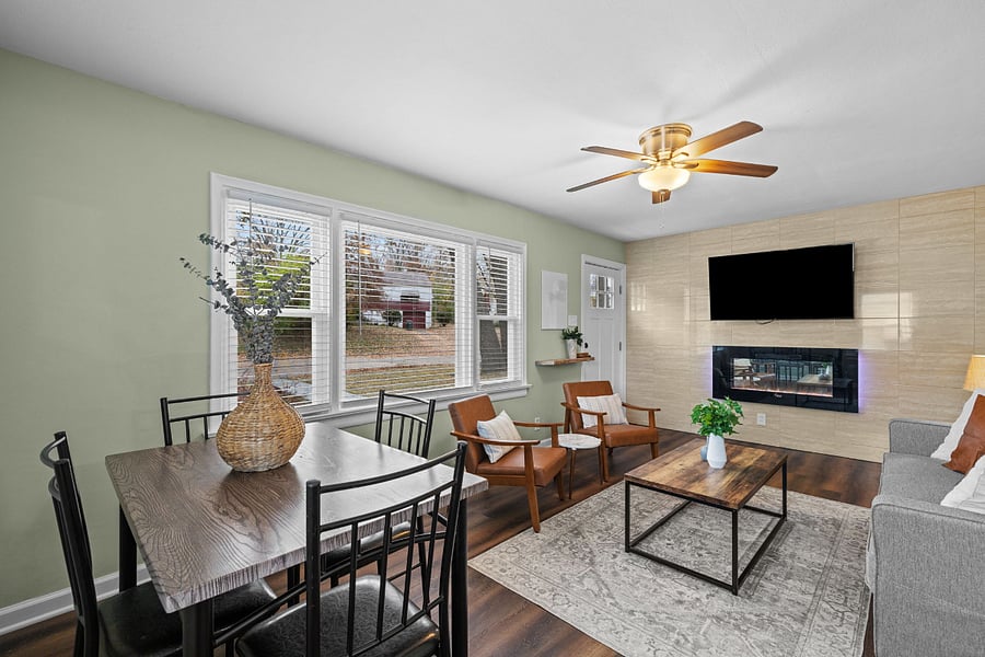 Dining space can seat up to four peeps comfortably.