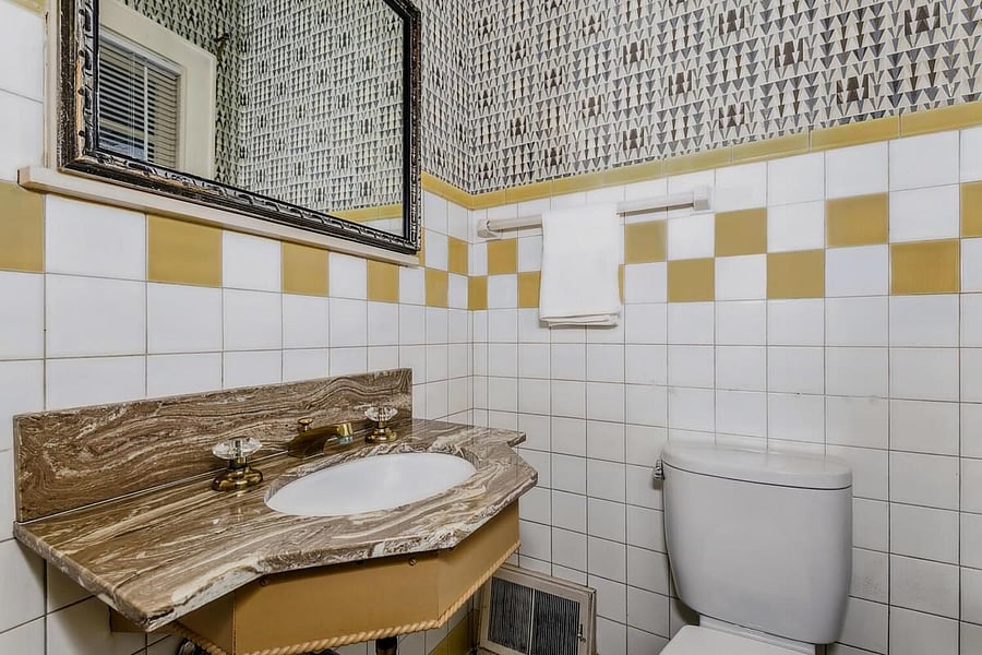 Downstairs shared bathroom