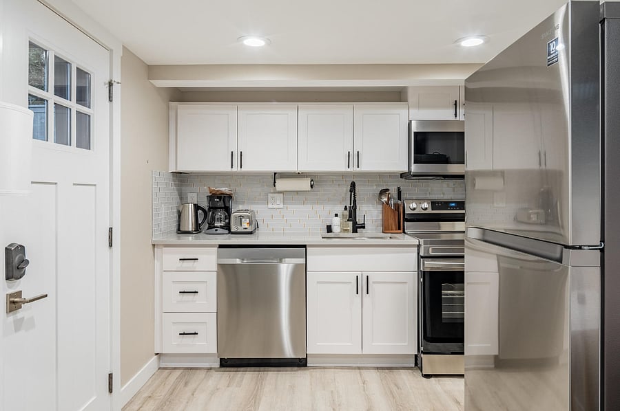 Nice unit with modern updates