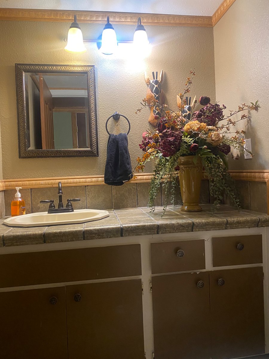 Downstairs half bath