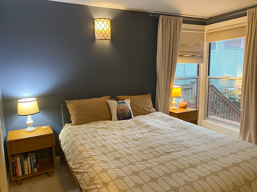 Main bedroom with a new Casper mattress and nice large windows