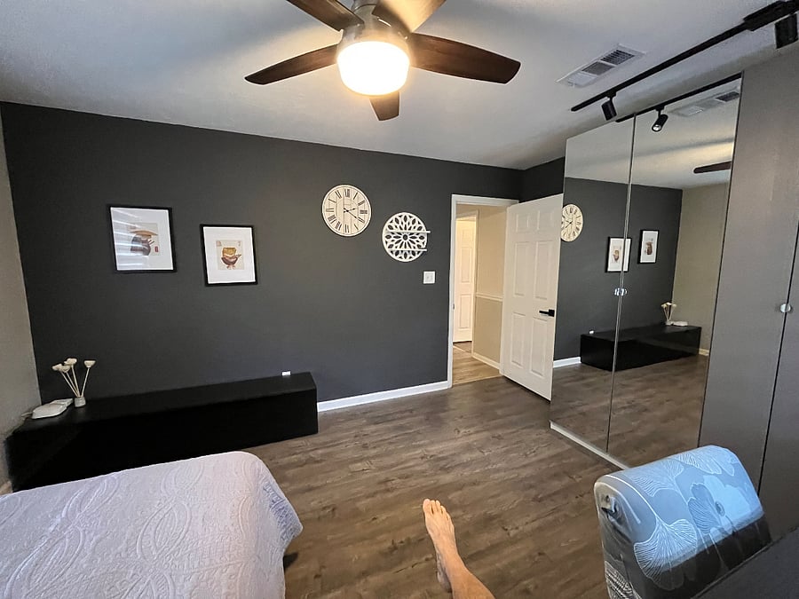 2nd bedroom with mirrored closet