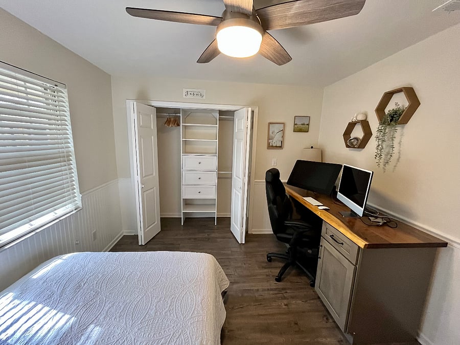3rd bedroom with open closet. Computer not included