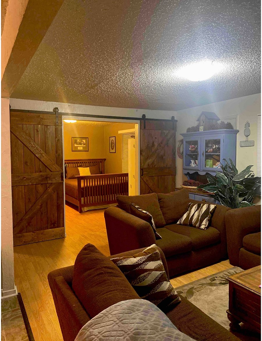 Livingroom area.