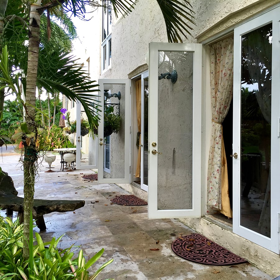Separate entrance from the garden for each bedroom for privacy