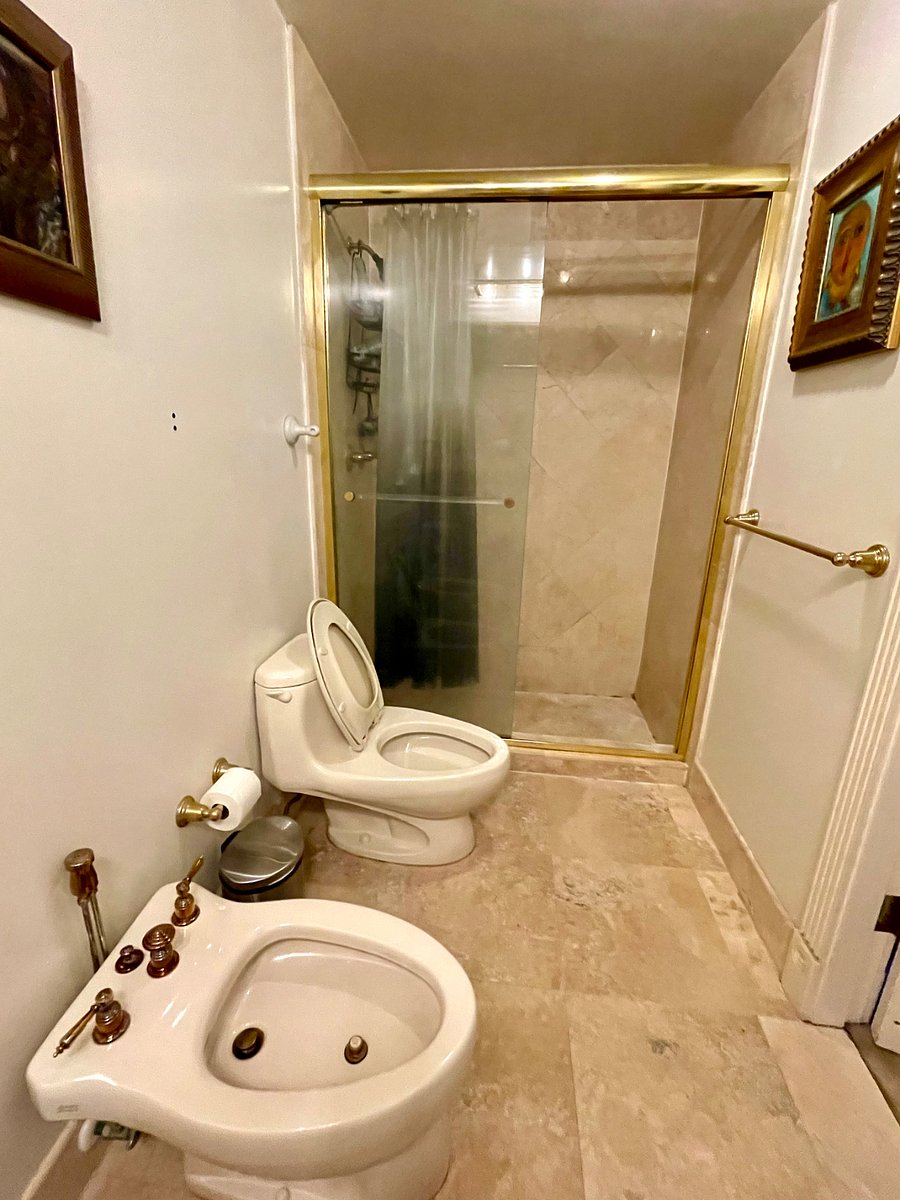 StudioB5 $1750 bathroom