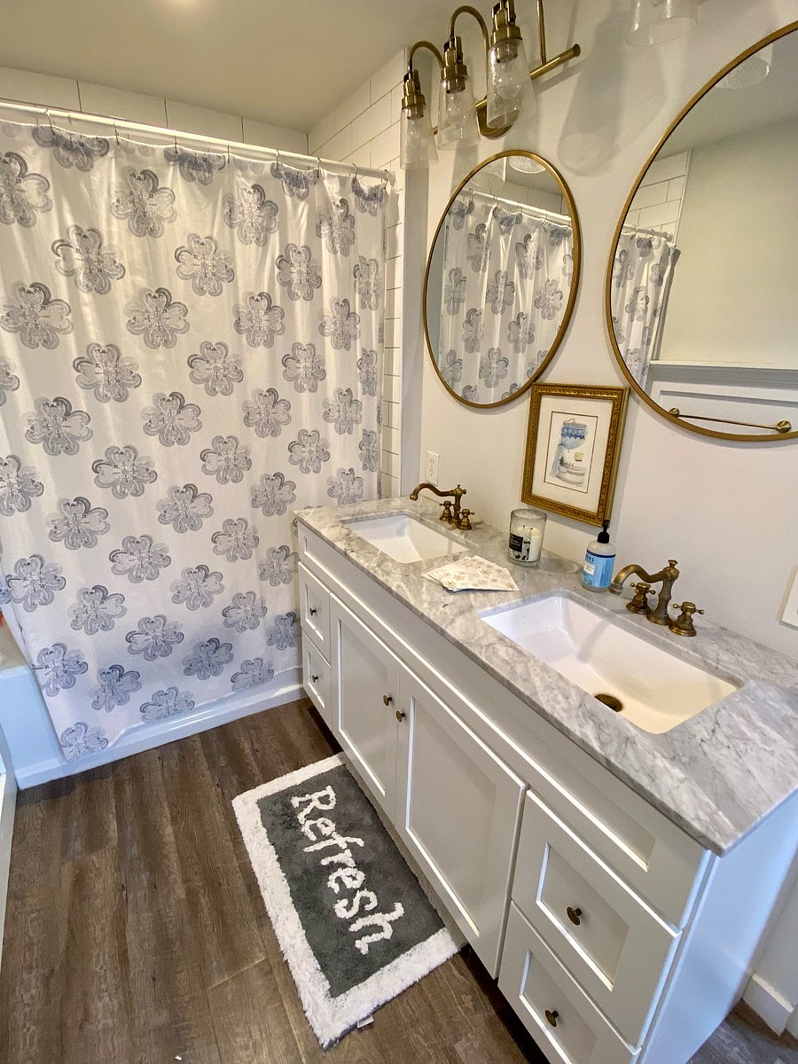 Tub and shower