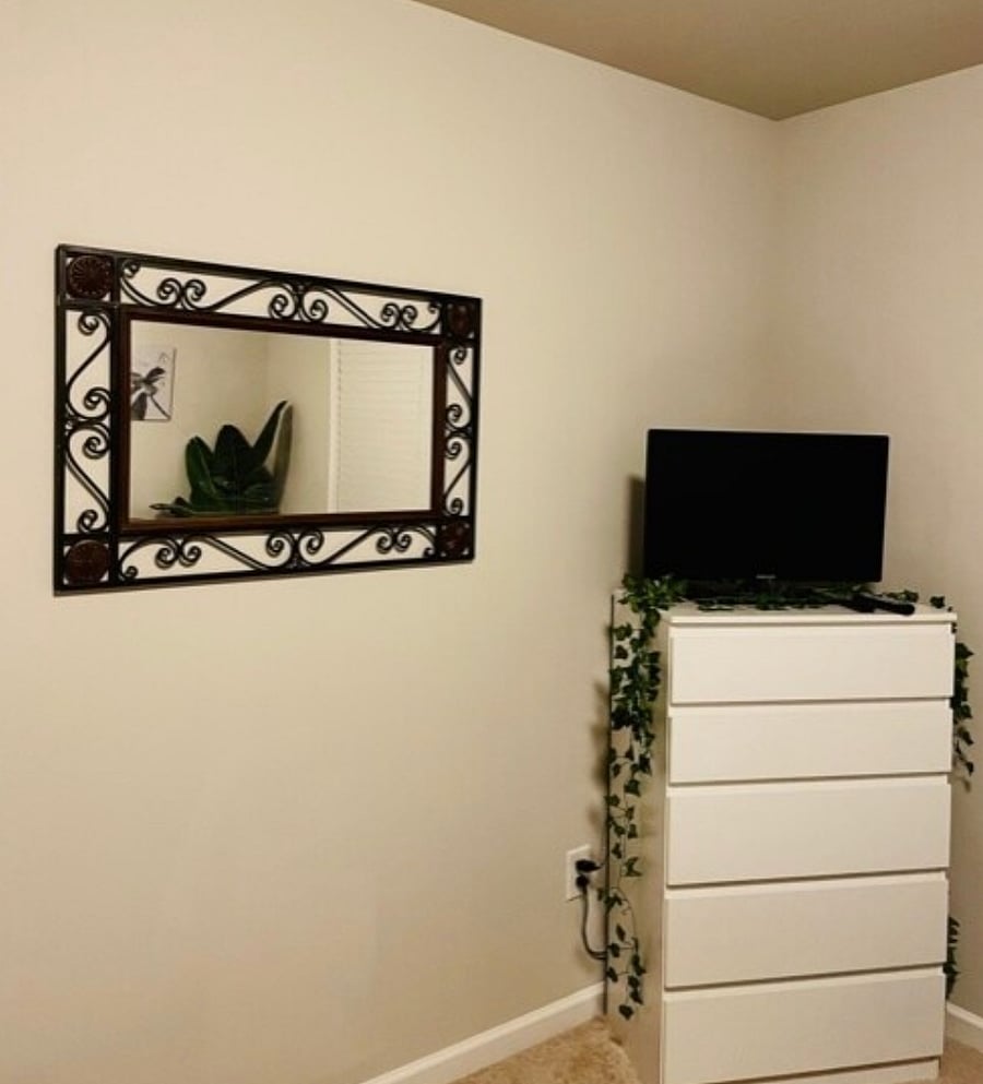 TV comes with a firestick and a five-drawer dresser

