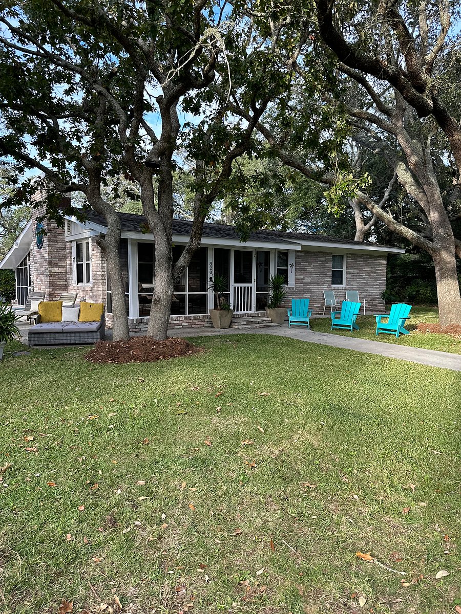 Exterior of cottage. 298 yards to the beach!