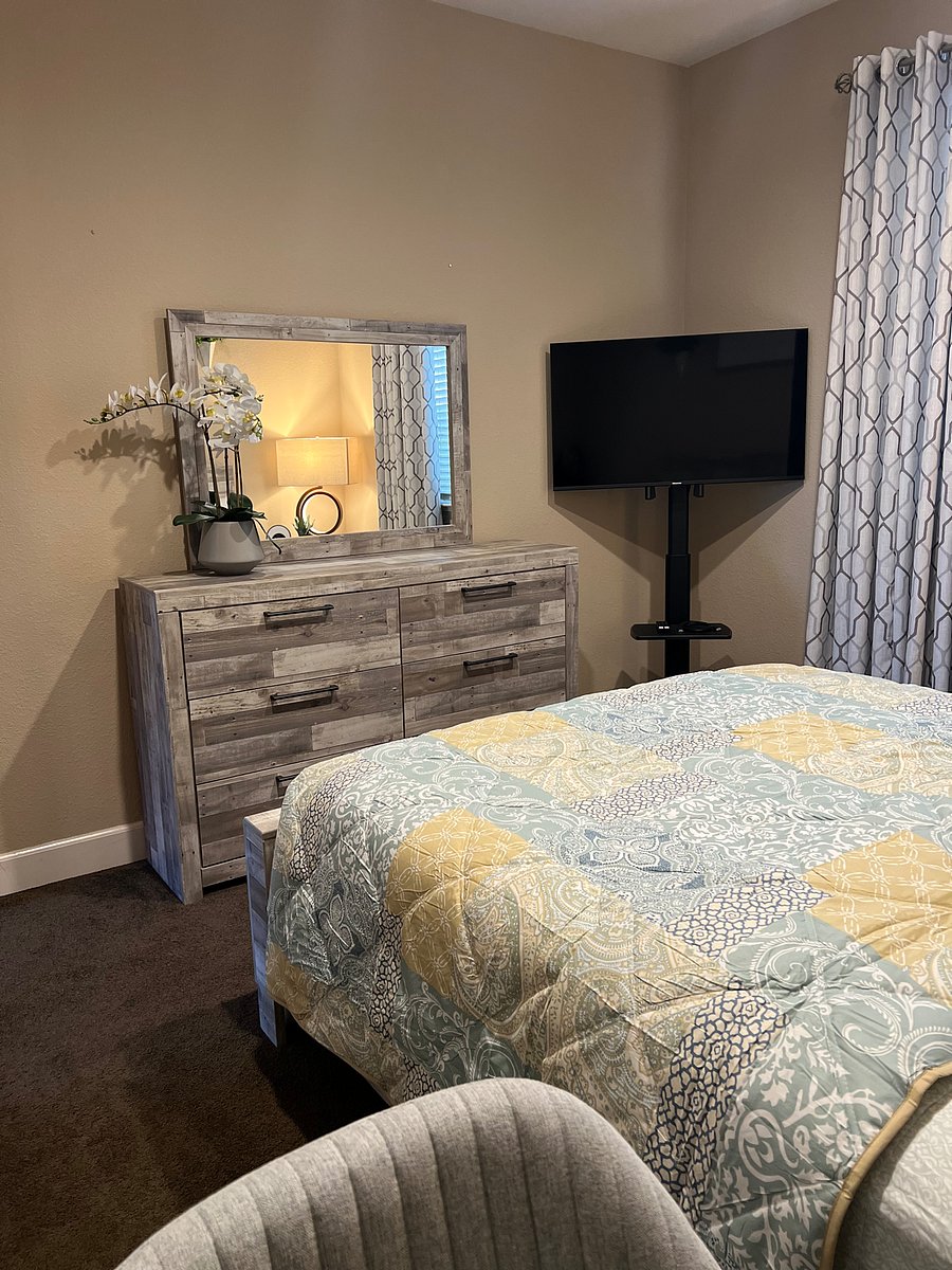 6 Drawer Dresser with Mirror