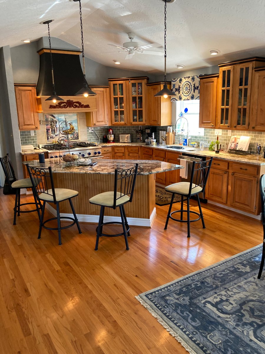This is the owners kitchen, just off from the master suite.  Available for a quick bite when owner is not home.  No cooking in here please. 