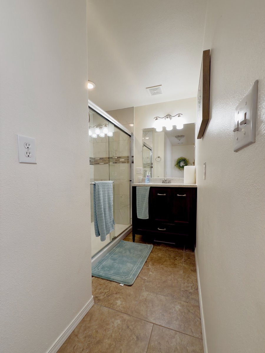 Main Floor Bathroom
