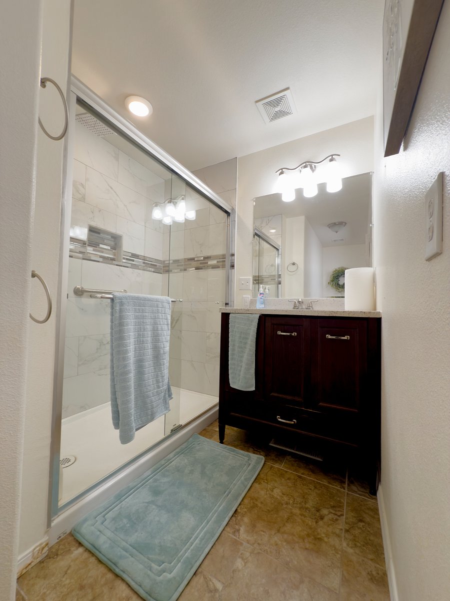Main Floor Bathroom