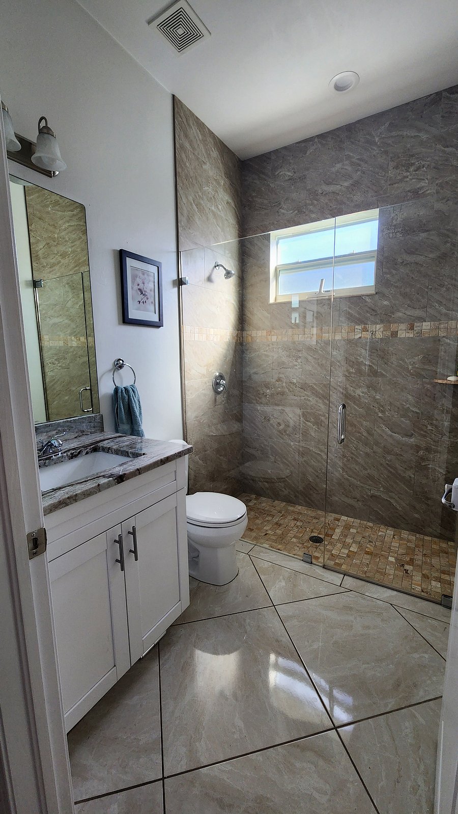 2nd bathroom.