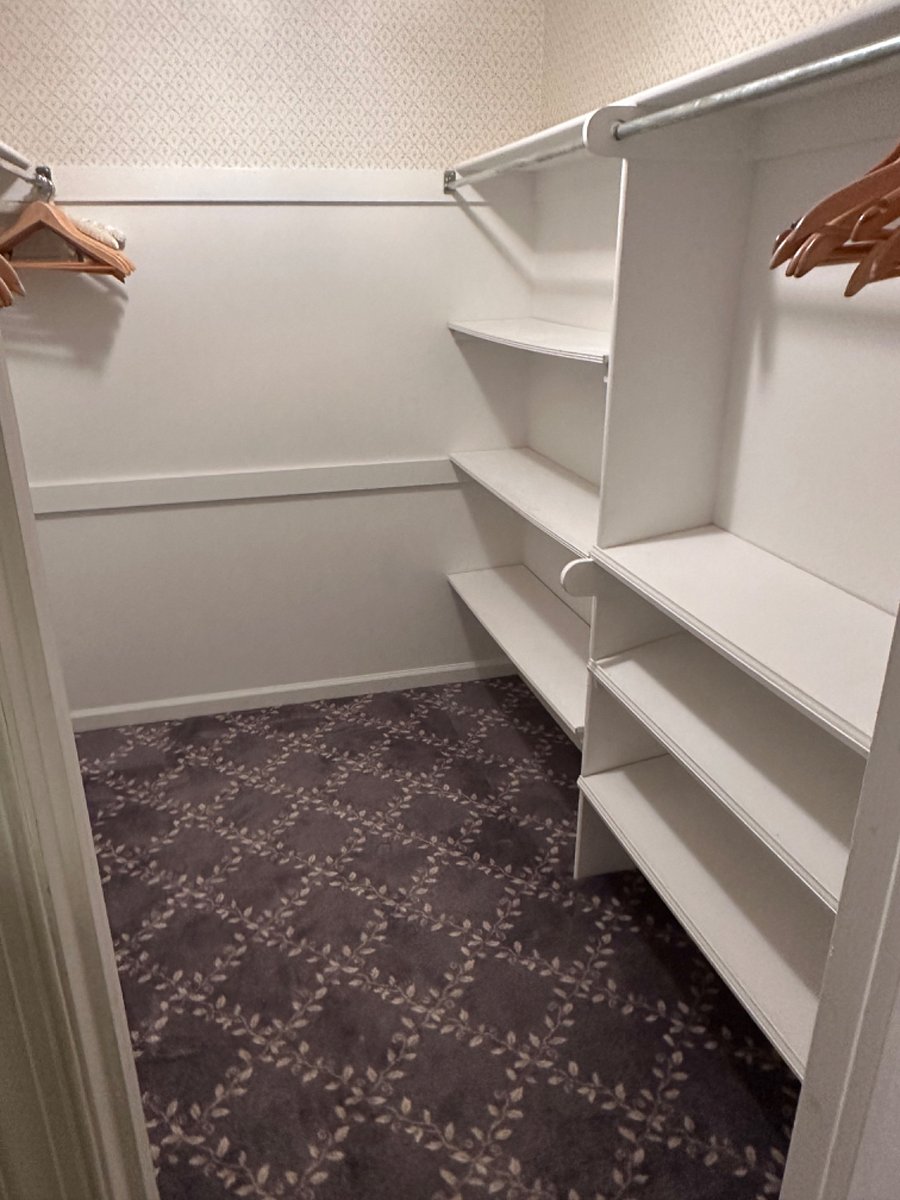 Walk in bedroom closet