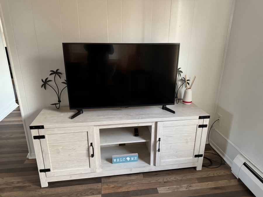 45" TV. Wifi included
