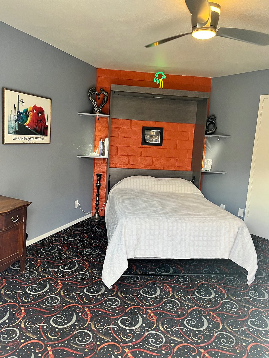 Bedroom 2 Murphy bed 