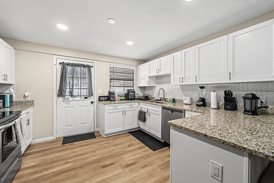 Furnished Finder property 623619_1 photo 8