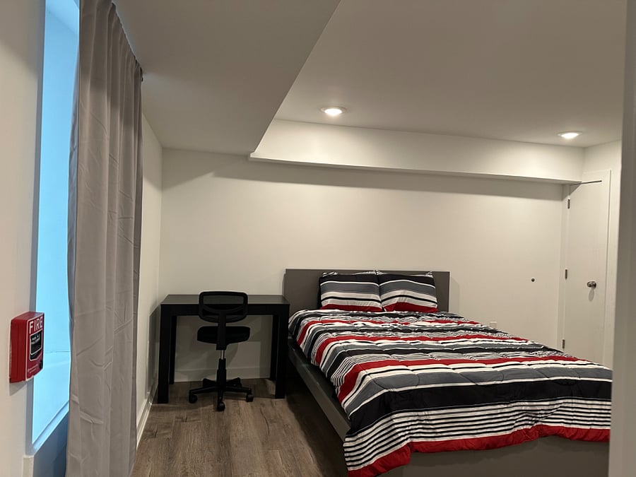 Unit 1 Spacious bedroom 2 with en suite bathroom