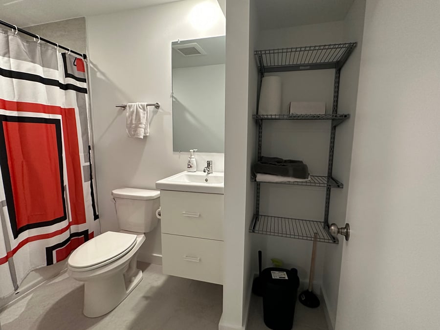 Unit 1 en suite bathroom for bedroom 2