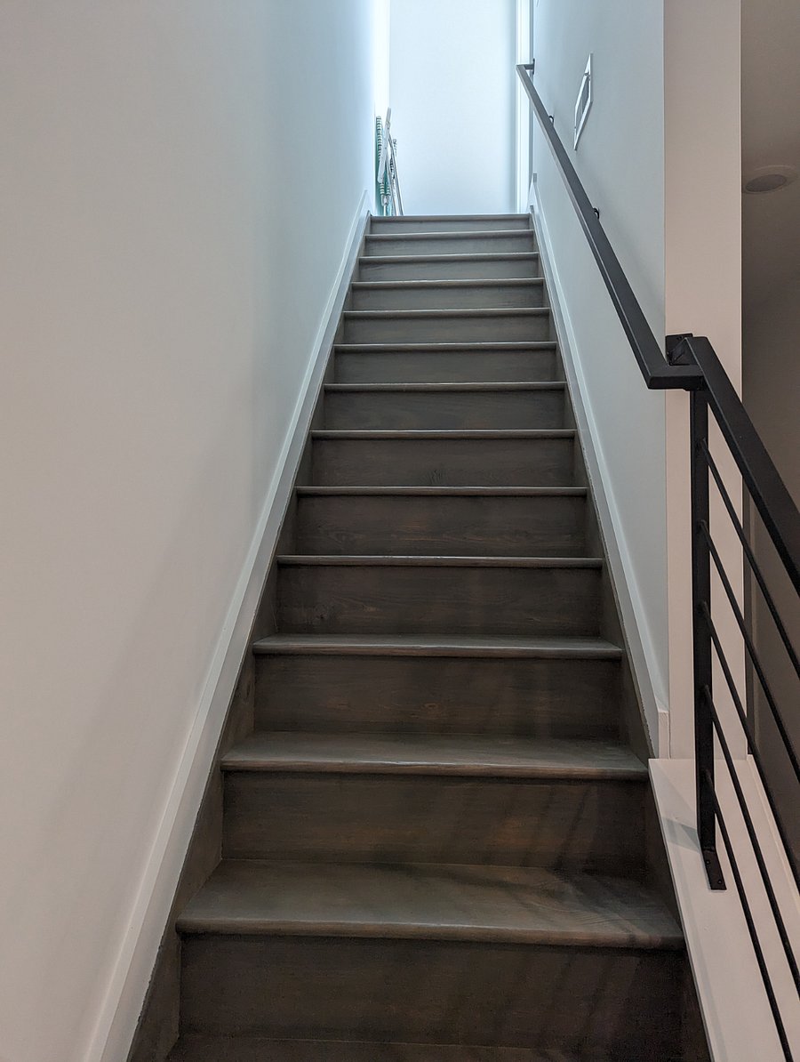 Unit 3 stairway to your own slice of heaven! Beautiful private rooftop with views of University & Center City.