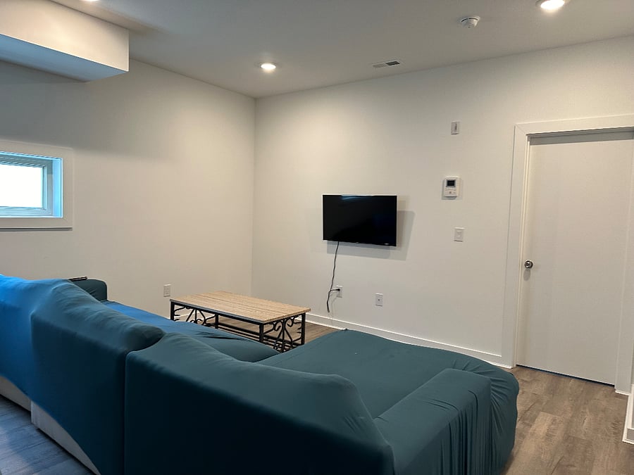 Unit 3 Family room with Samsung smart TV