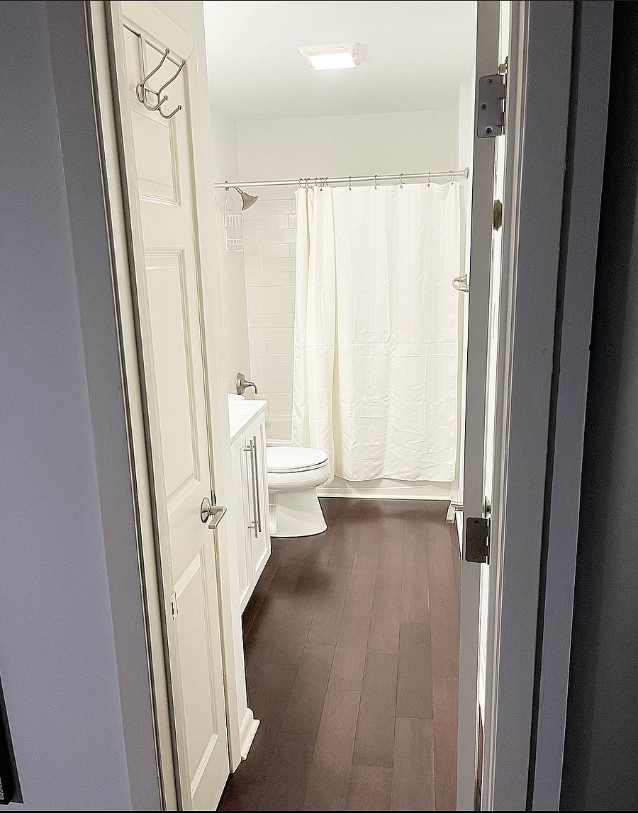 Bathroom - shower/tub
