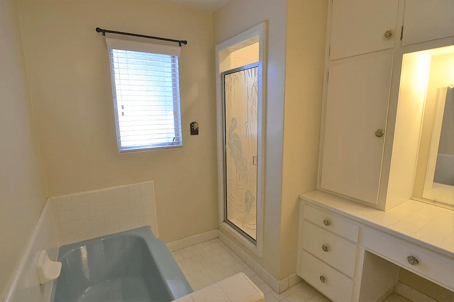 Full Bathroom-Vu1