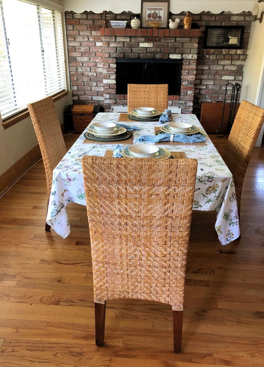 Off Kitchen Dining