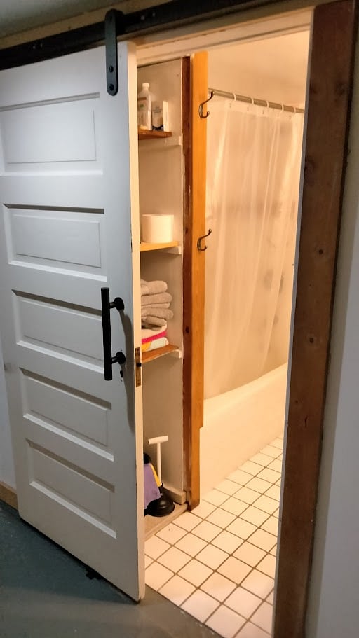 Bathroom barn-style door