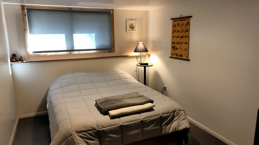 Bedroom 1 with queen sized bed