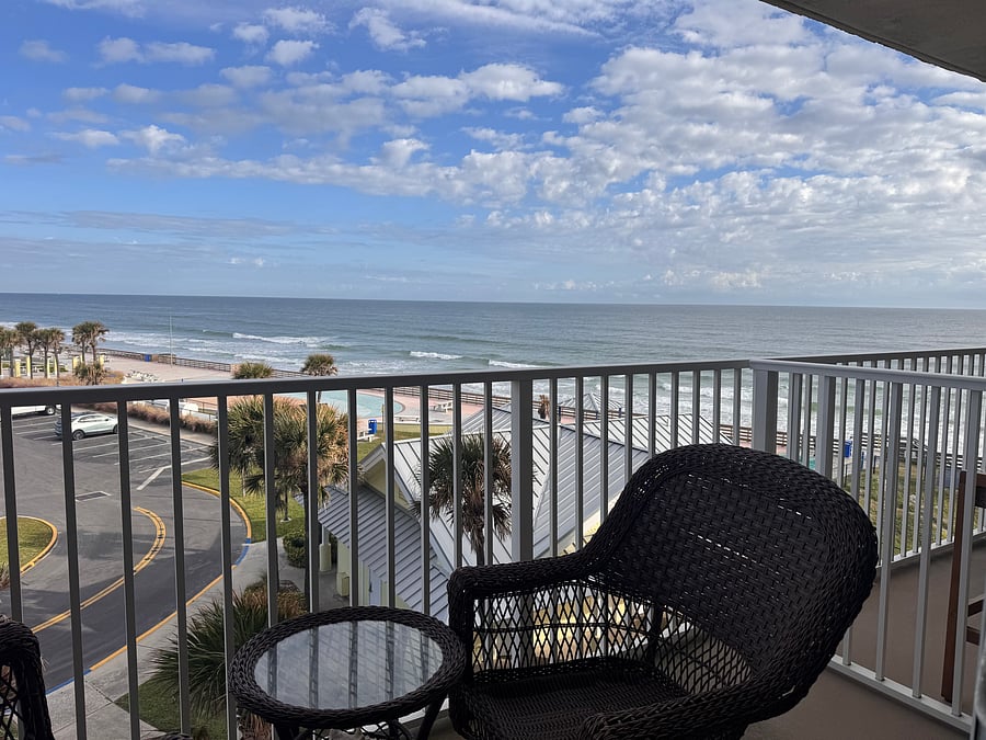 balcony