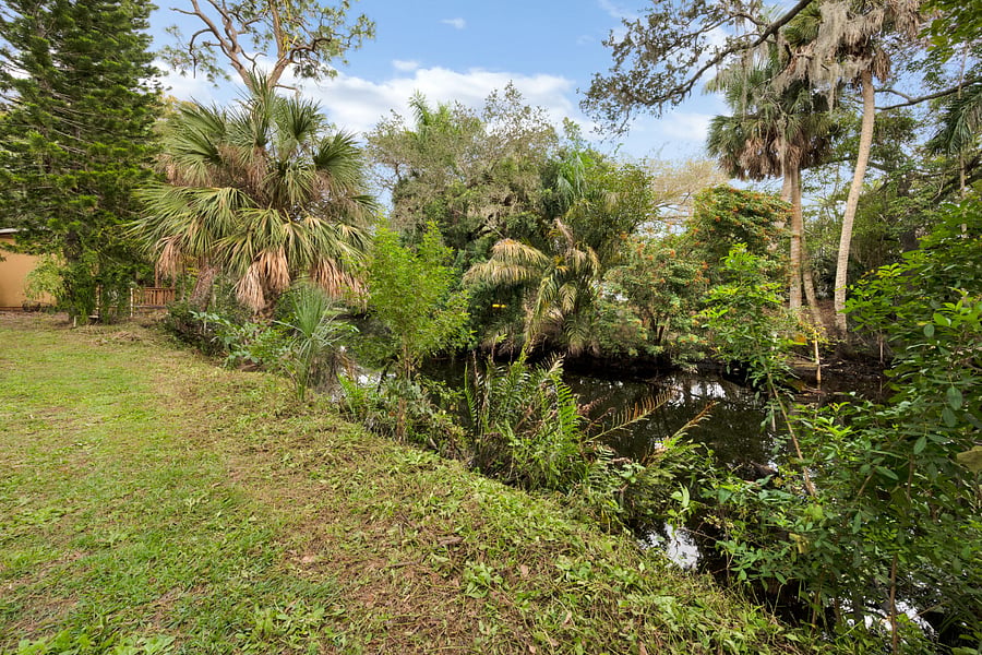You can fish or kayak Oak Creek, from the back yard, which connects to the Imperial River that leads out to the Gulf of Mexico!