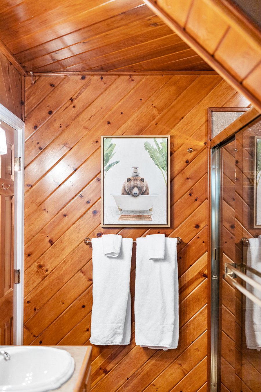 Master bathroom with luxurious Brooklinen bath towels