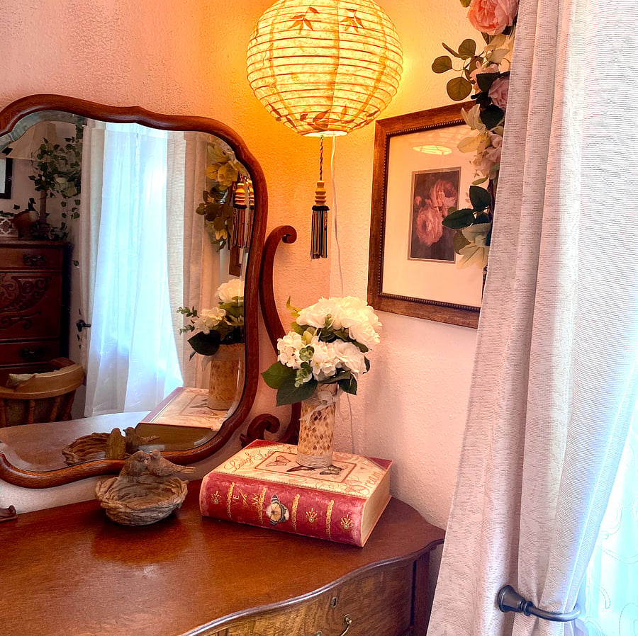 The Garden Room provides instant, relaxing ambiance with beautiful mood lighting.