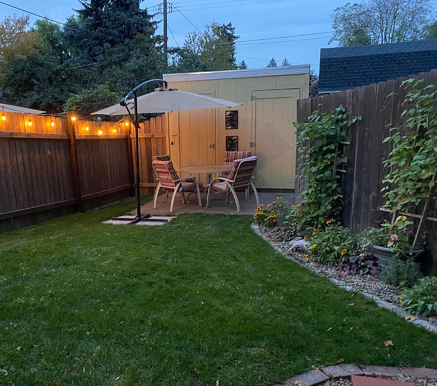 Nice outdoor dining space.