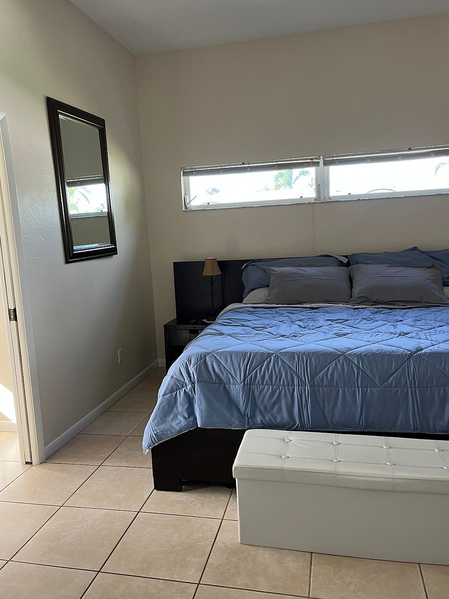 guest bedroom full size bed