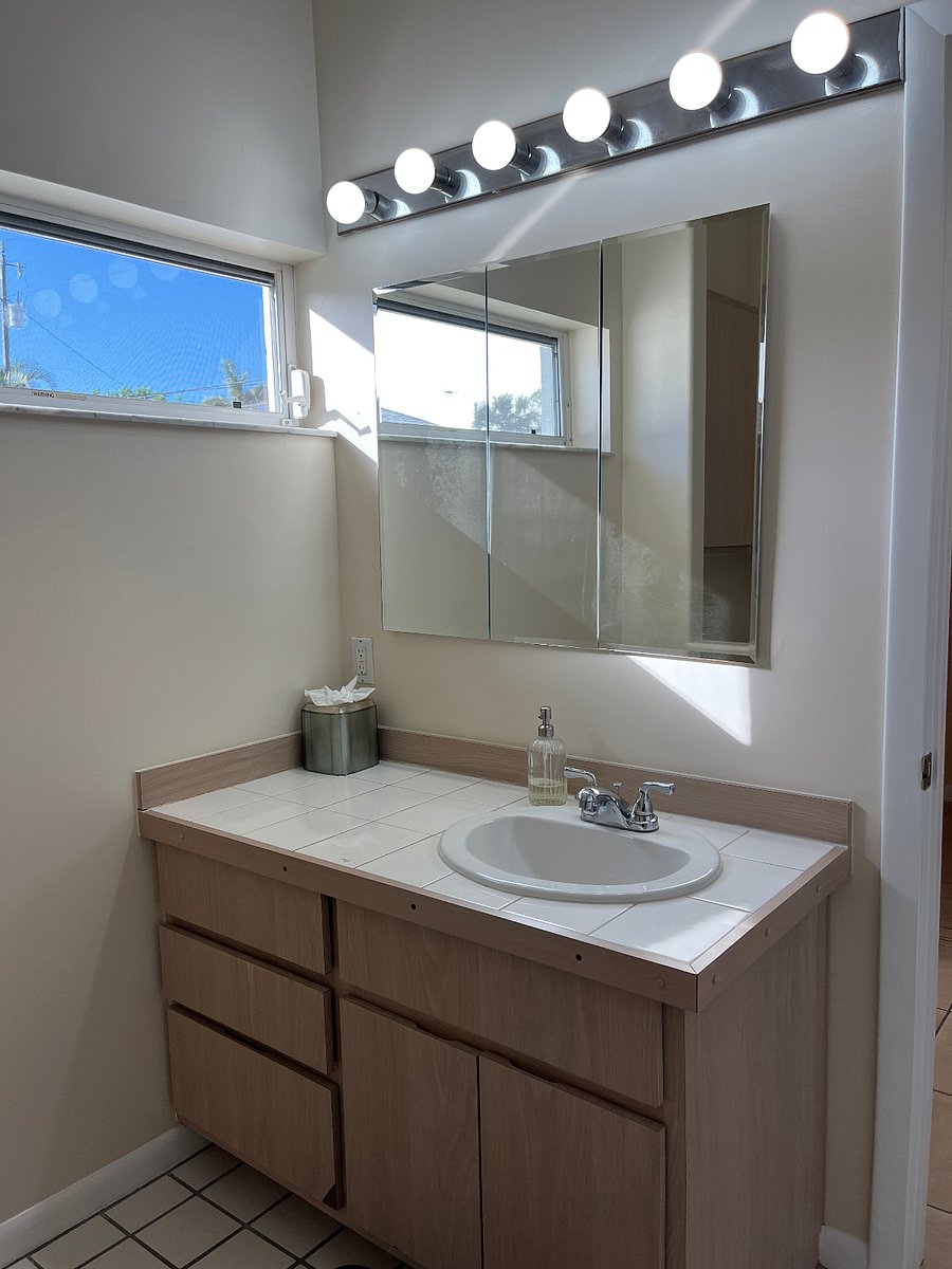 main bathroom ensuite