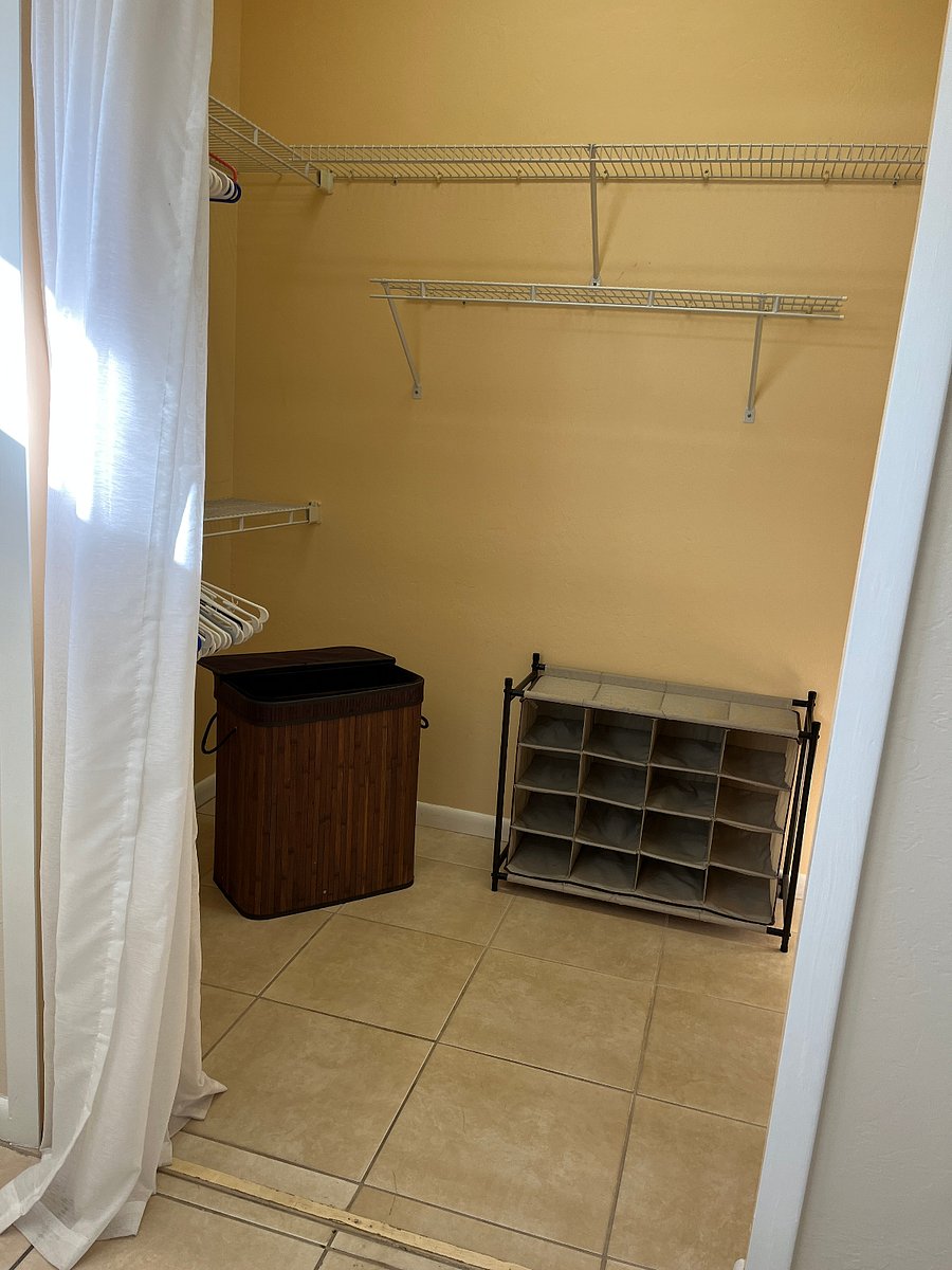main bedroom closet