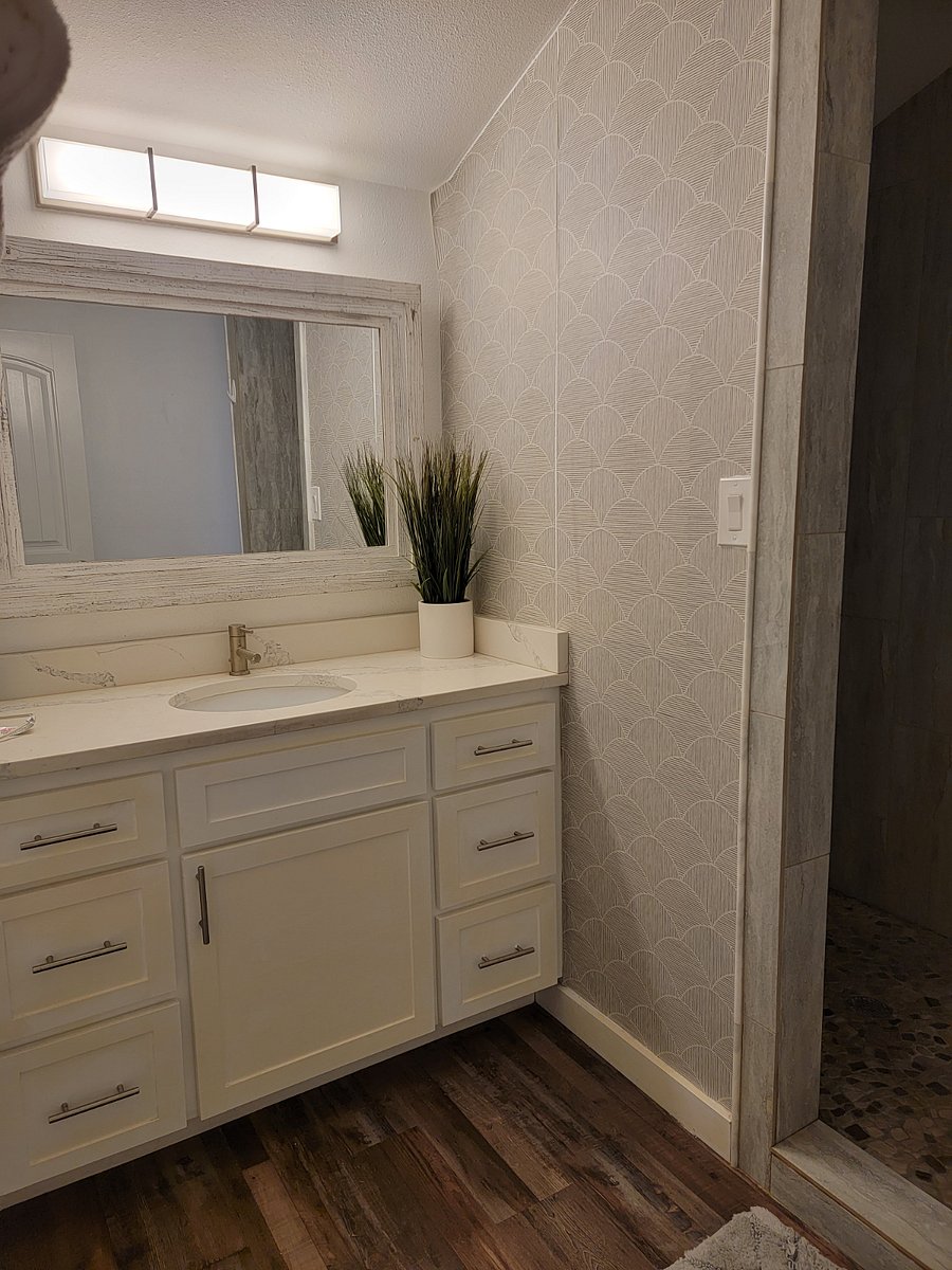 Master bathroom with walkin shower