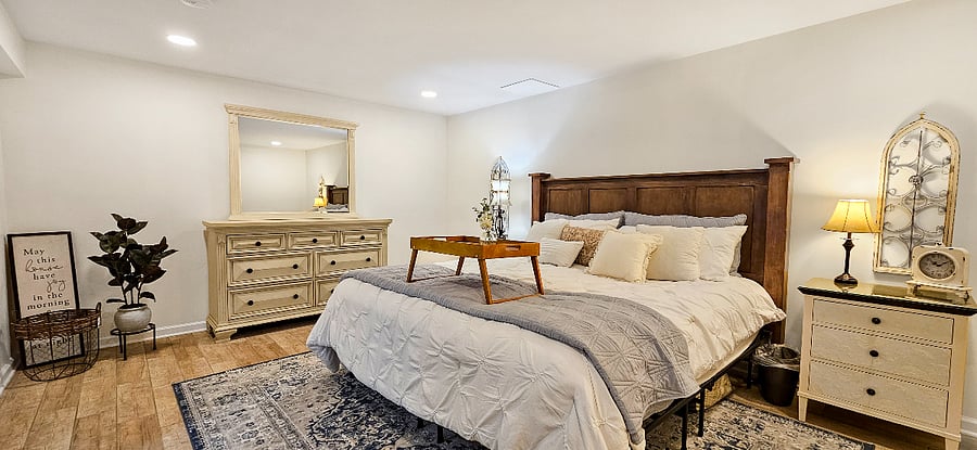 Stunning Master Bedroom! 
Extremely comfortable king size mattress and bedding!