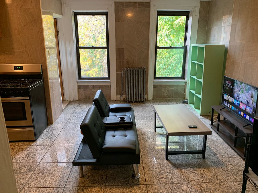 Livingroom to be shared.