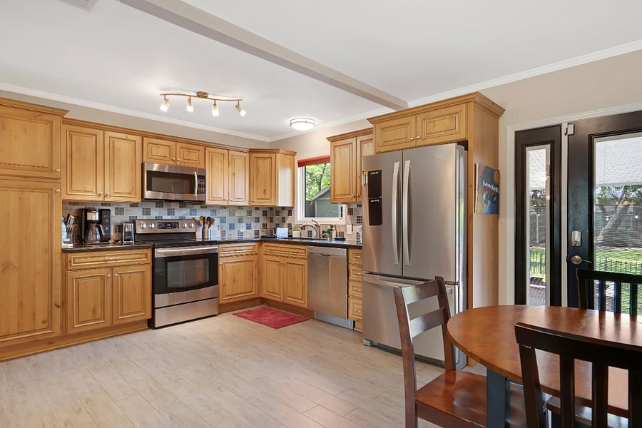 Kitchen - fully equipped; new appliances.
