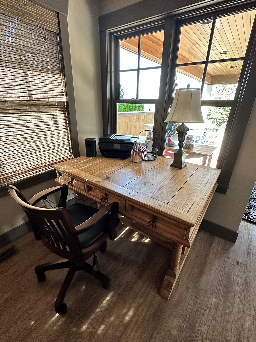 desk/office nook